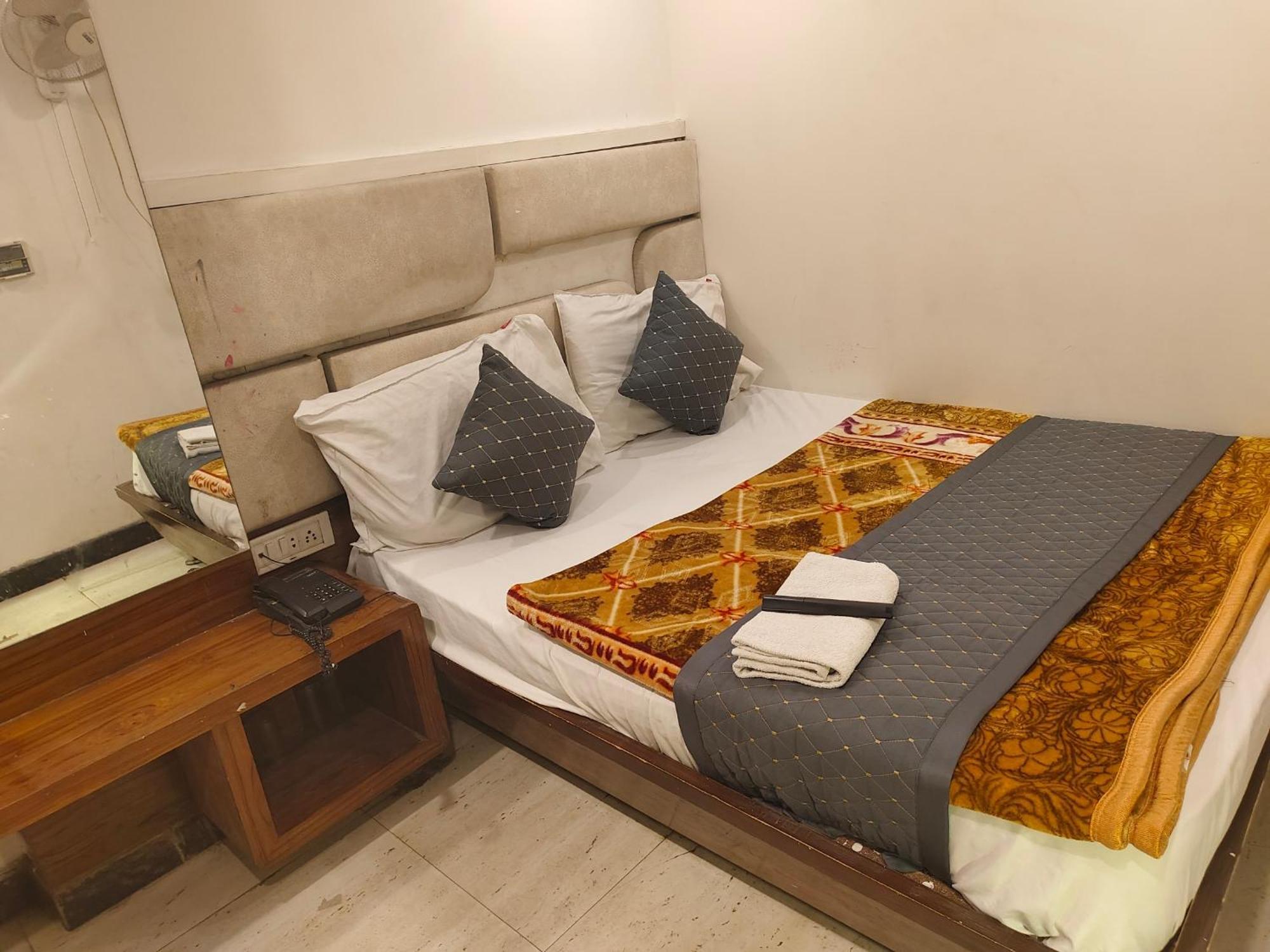 Homely By- Lee Cashew International Group Of A1rooms Hotel