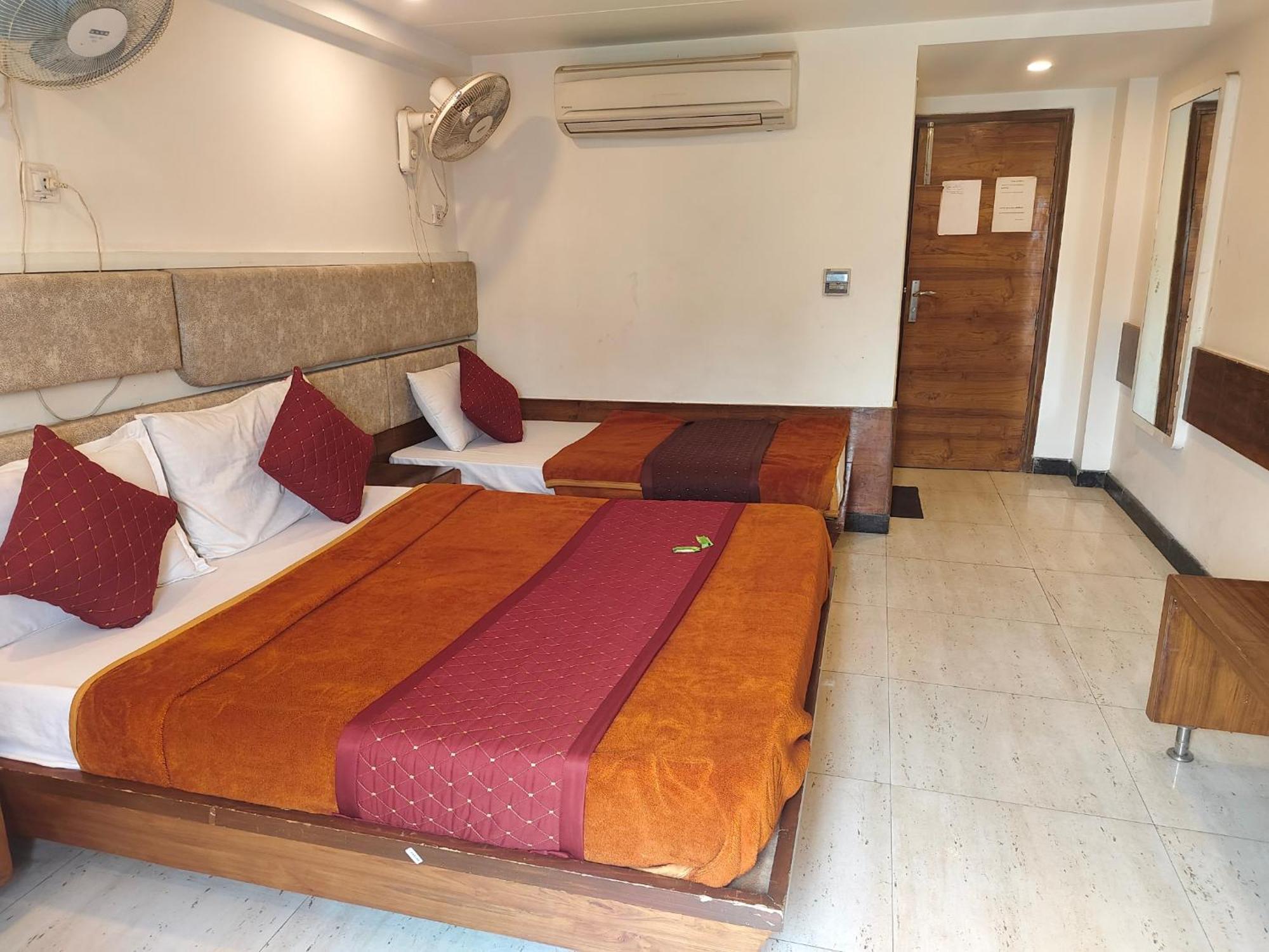 Hotel Homely By- Lee Cashew International Group Of A1rooms 4*