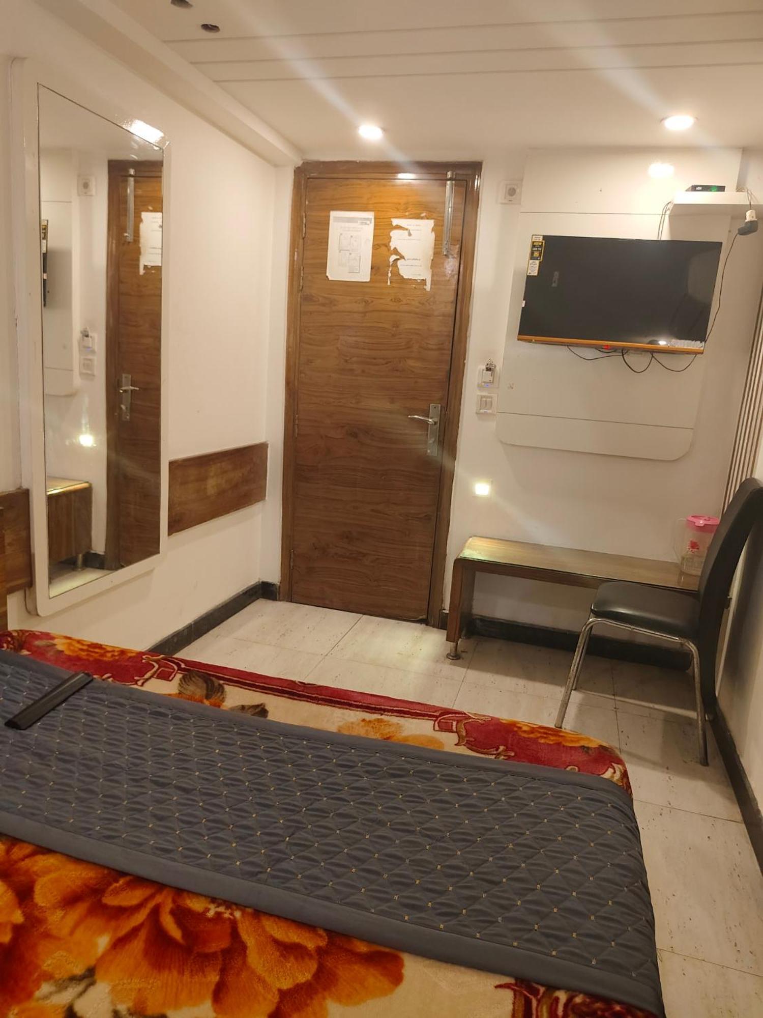 Homely By- Lee Cashew International Group Of A1rooms New Delhi